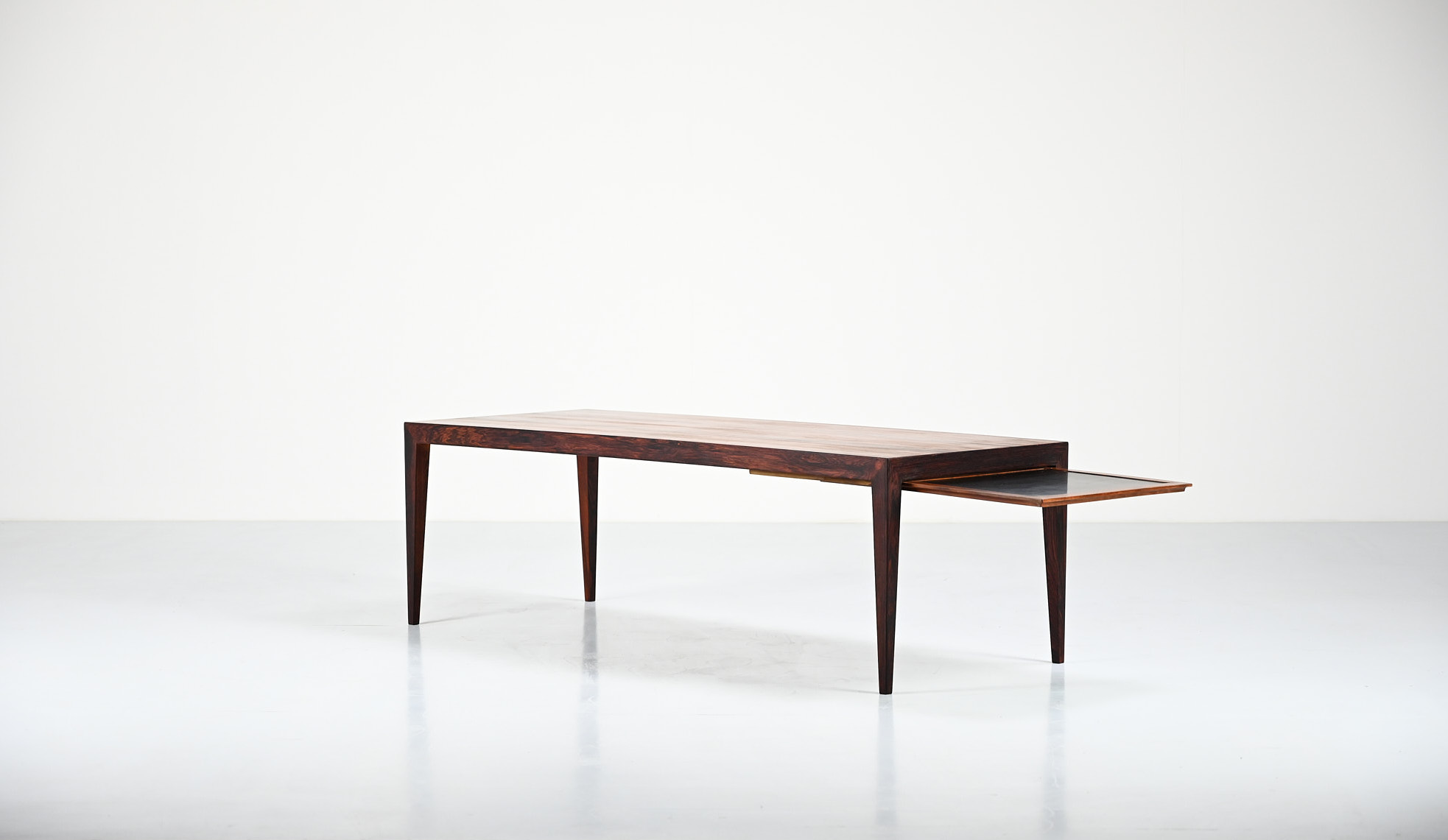 Minimalist coffee table by designer Severin Hansen Jr for Haslev Møbelsnedkeri A/S