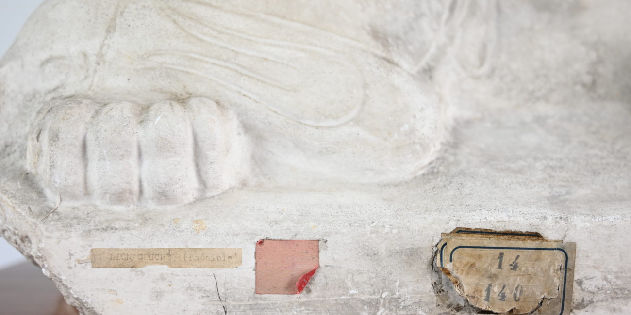 reclining lion couché Les Ateliers d'Art des Musées nationaux louvre achéménide platre plaster reproduction