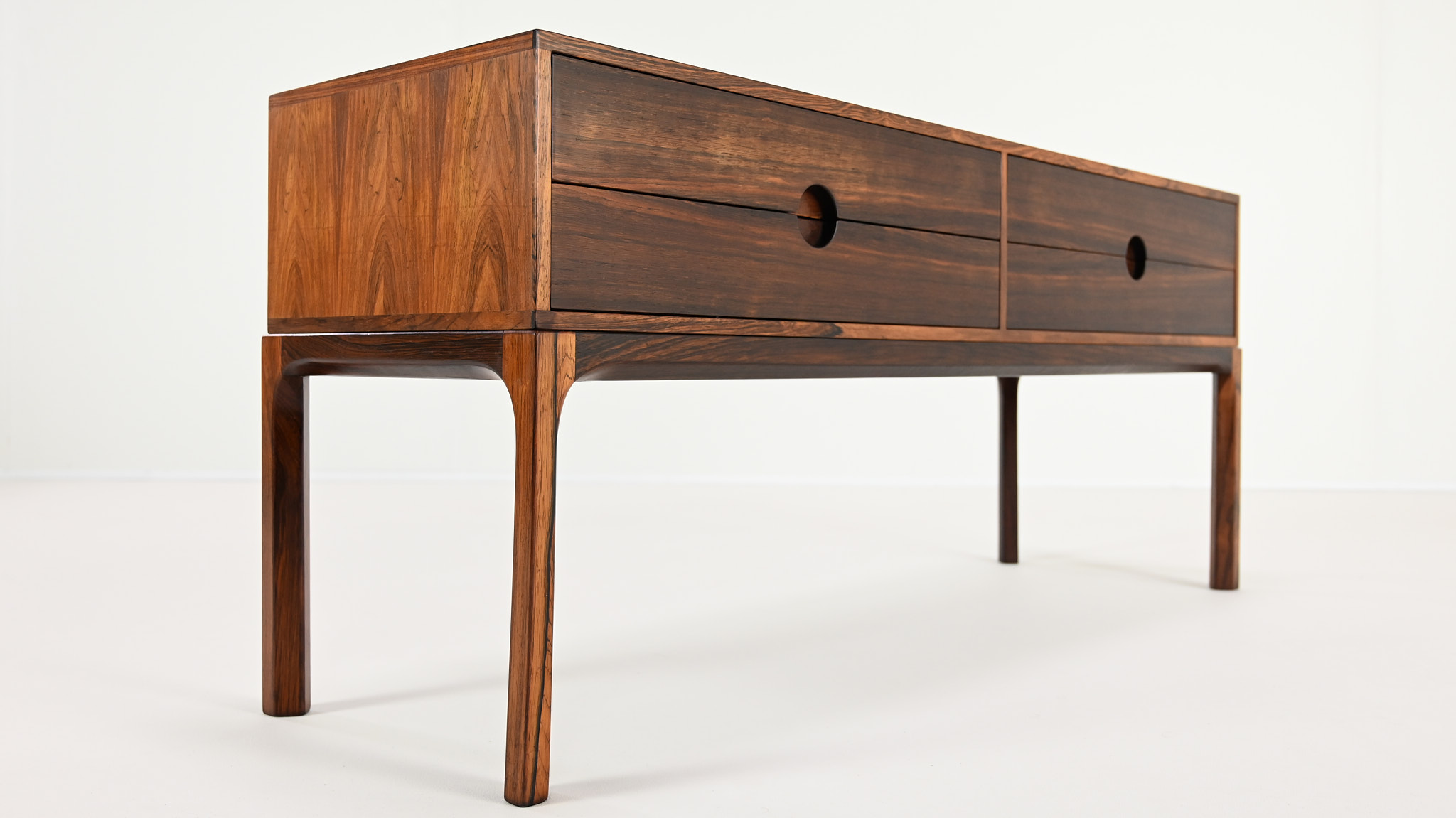 Kai Kristiansen, Sideboard Model 394 for Aksel Kjersgaard A fine example of Danish modernism, the 394 sideboard combines all the hallmarks of Scandinavian design: functionality, sobriety, solidity and respect for materials.