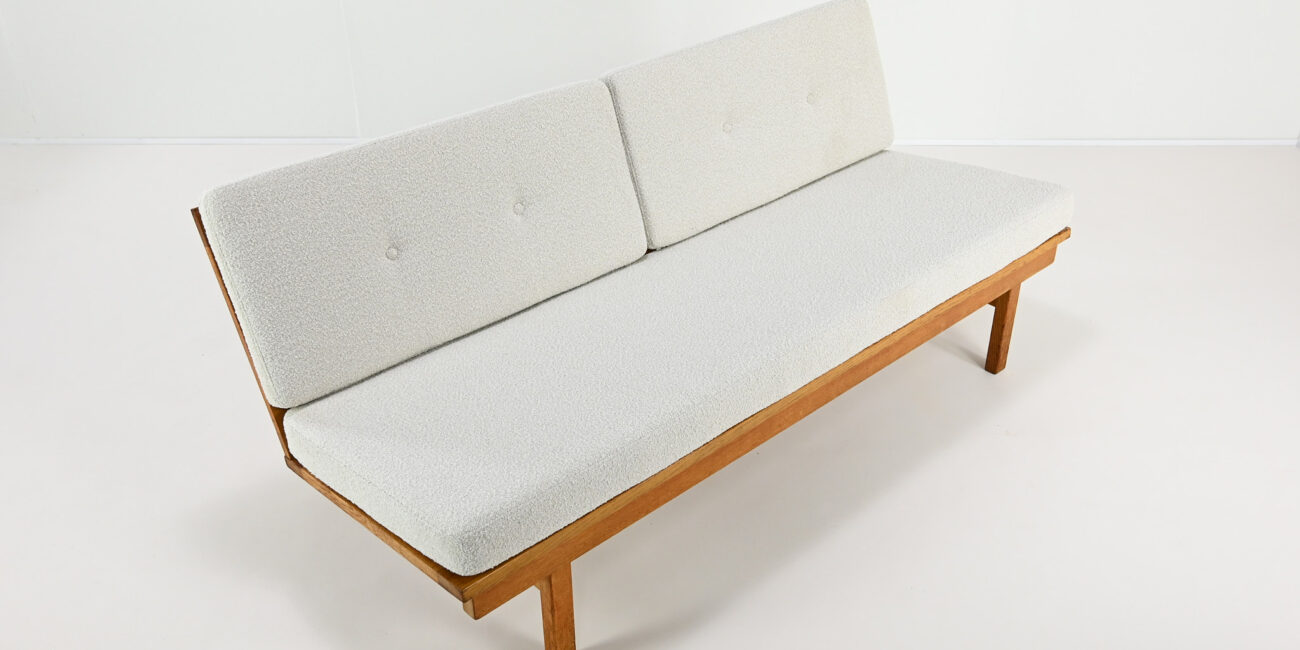 Børge Mogensen Sofa 2218 for Fredericia Stolefabrik danish design danemark denmark mid century shaker oak scandinavian danish vintage