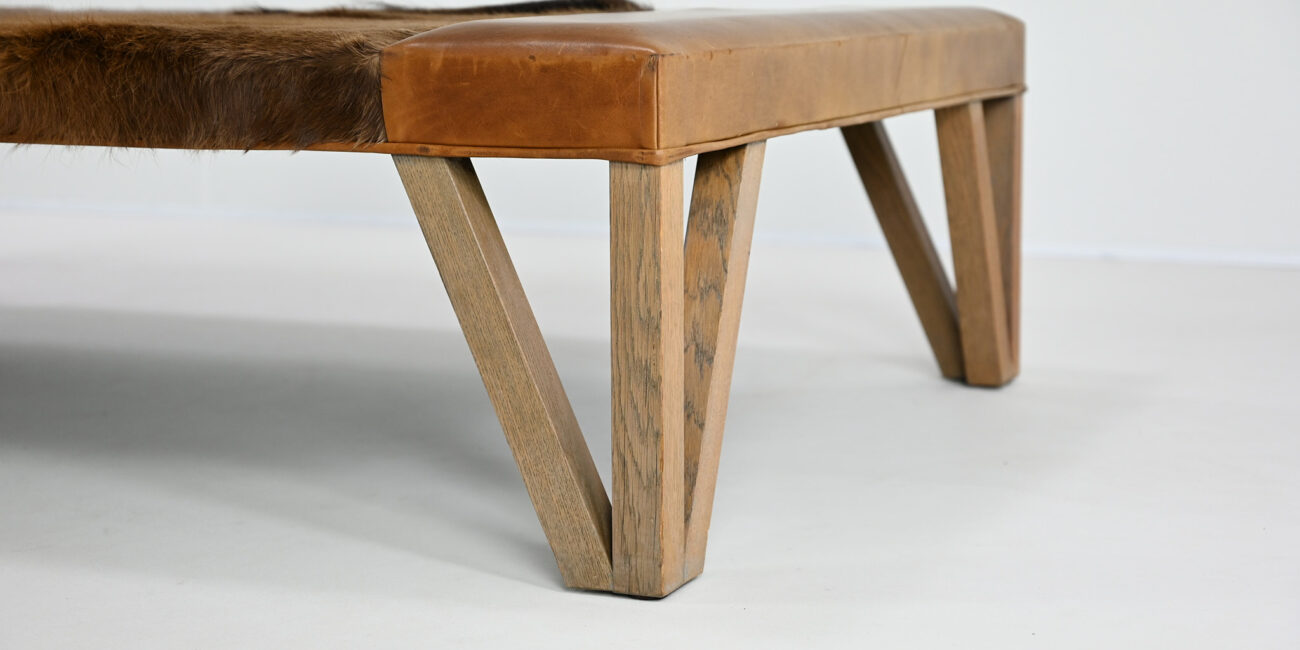 Lionel Jadot Daybed designer of the year leather cowhide post modernism