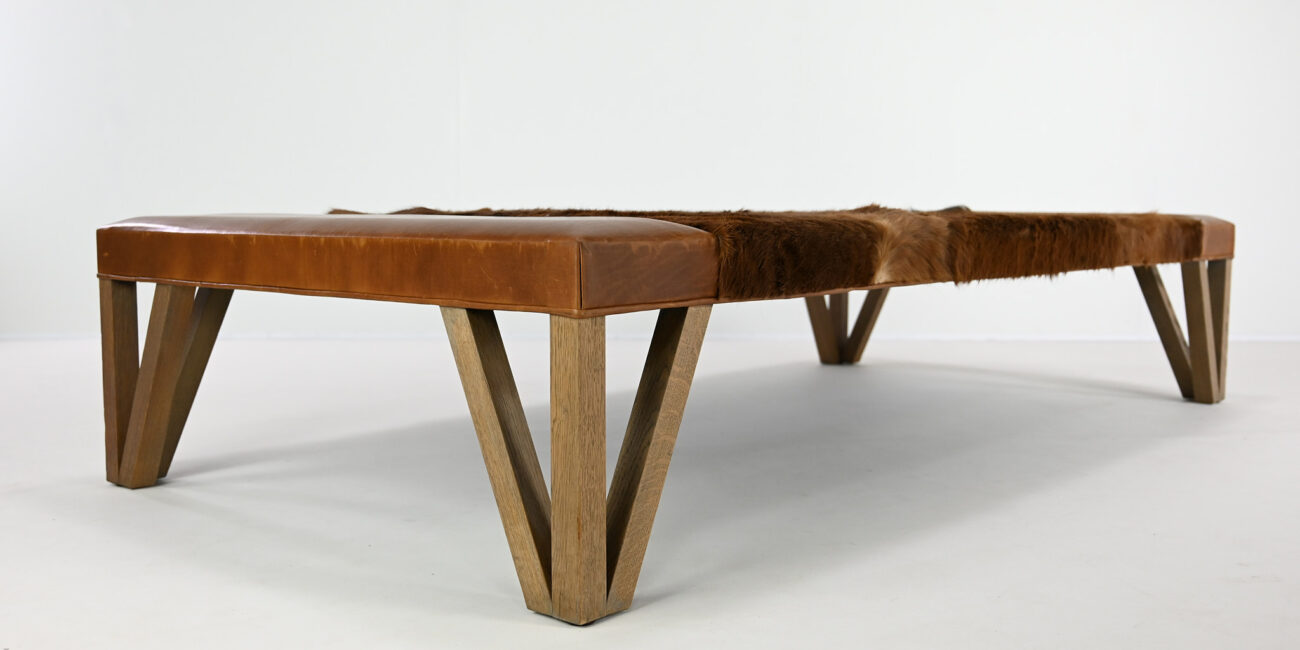 Lionel Jadot Daybed designer of the year leather cowhide post modernism