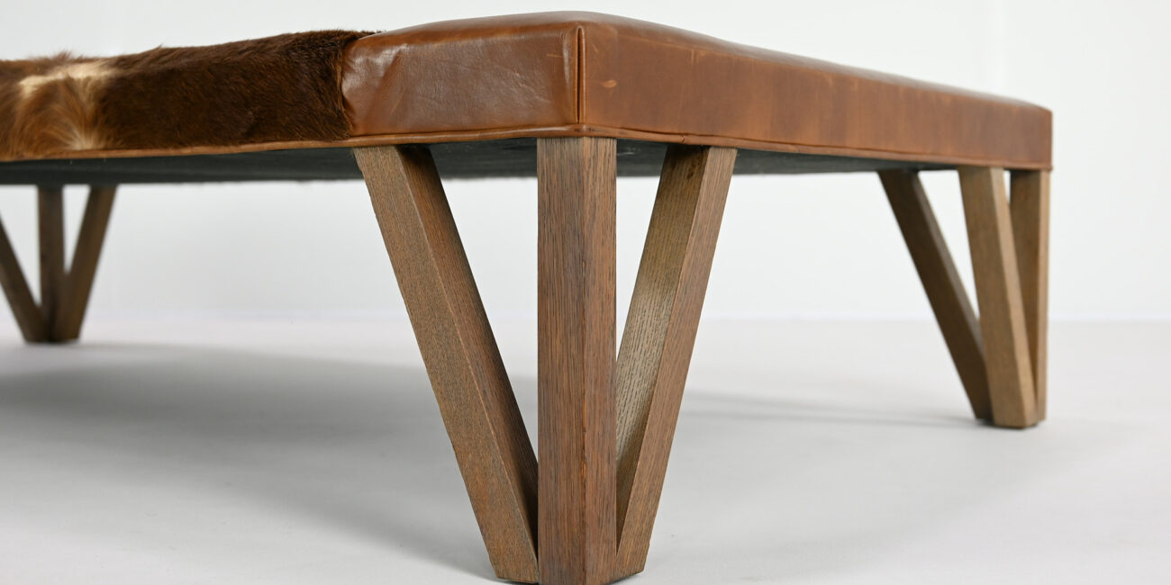 Lionel Jadot Daybed designer of the year leather cowhide post modernism