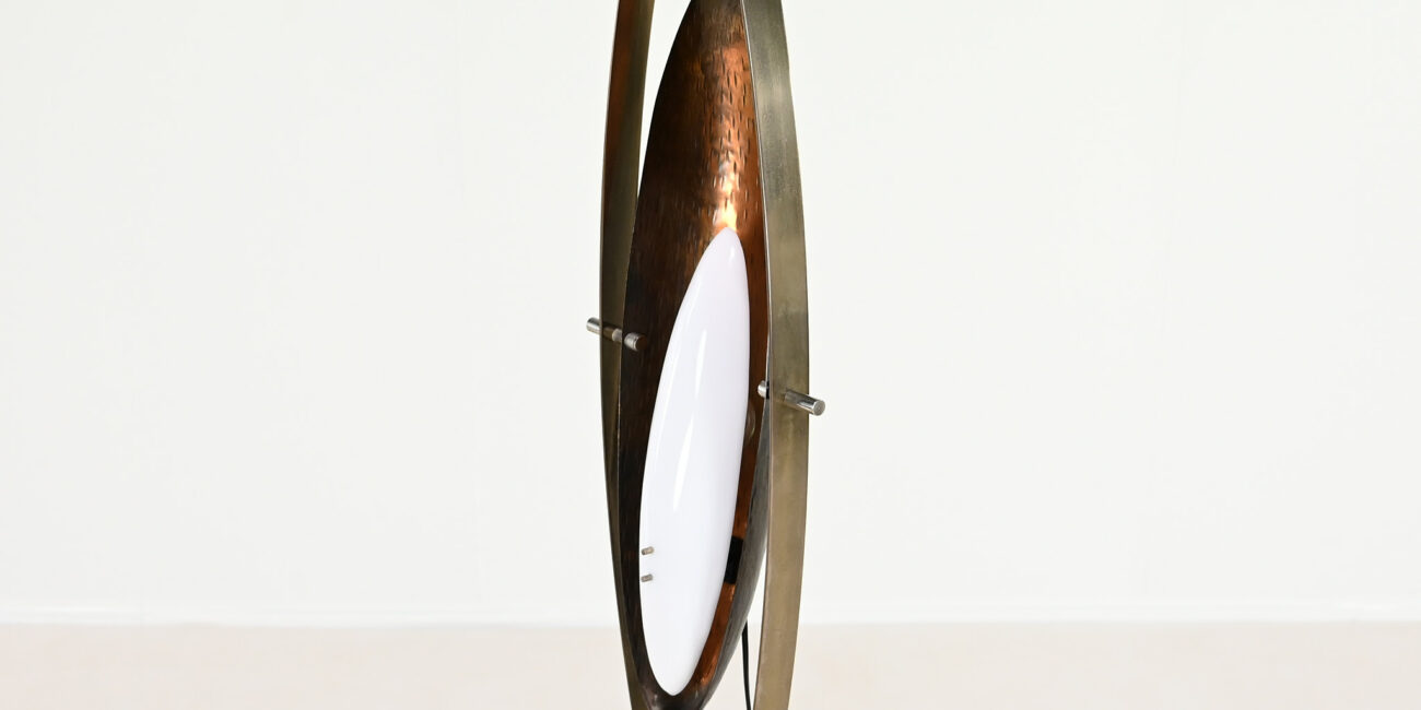Sculptural floor lamp, by Italian designer Goffredo Reggiani during the 60's. Structure made of steel resting on a round carrare marble base and supporting an ovoid shaped orientable copper reflector with an acrylic glass diffuser.