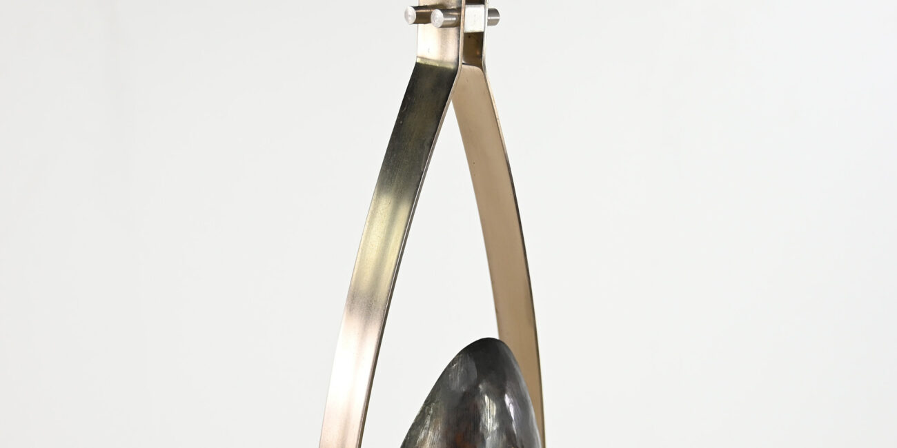 Sculptural floor lamp, by Italian designer Goffredo Reggiani during the 60's. Structure made of steel resting on a round carrare marble base and supporting an ovoid shaped orientable copper reflector with an acrylic glass diffuser.