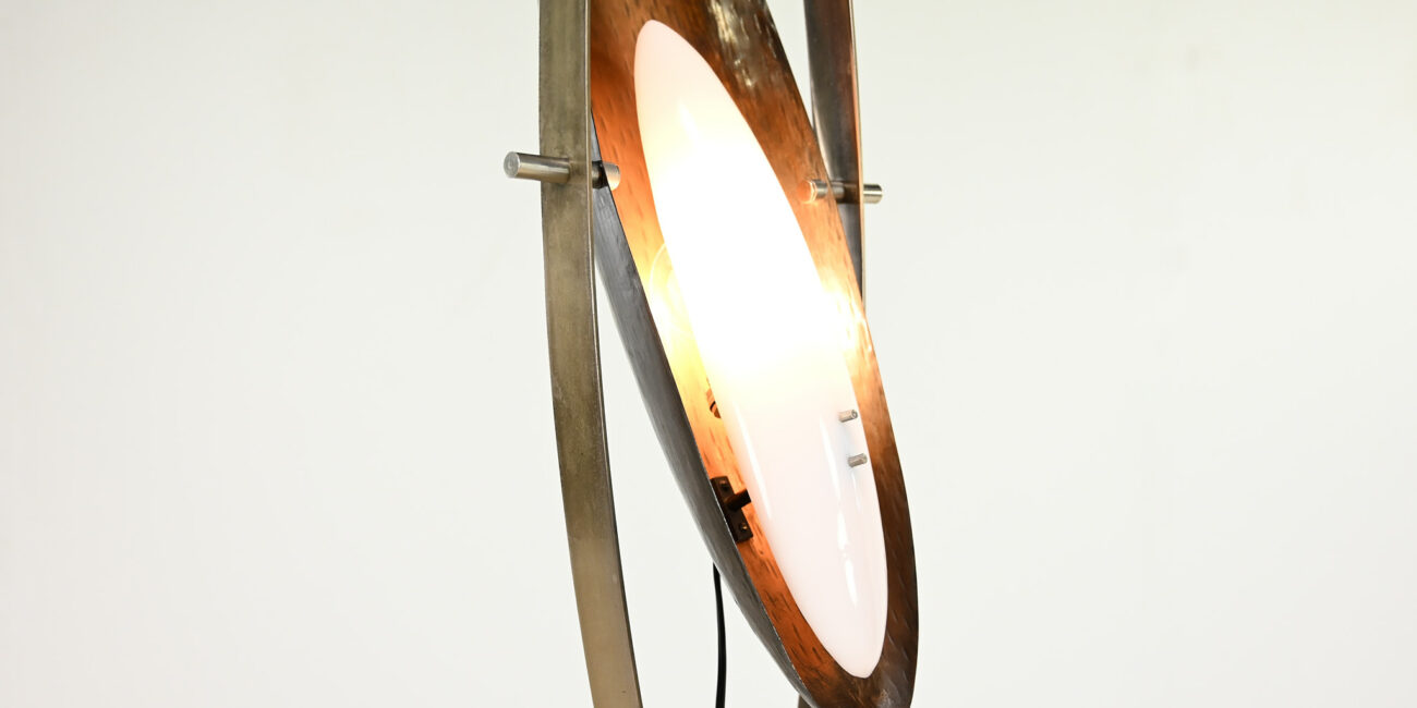 Sculptural floor lamp, by Italian designer Goffredo Reggiani during the 60's. Structure made of steel resting on a round carrare marble base and supporting an ovoid shaped orientable copper reflector with an acrylic glass diffuser.