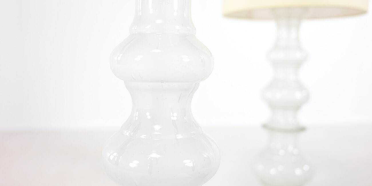 Lindshammar Glasbruk, Sweden C.1960. blown glass vintage tall lamp danish scandinavian design table lamp light lampe scandinave verre soufflé