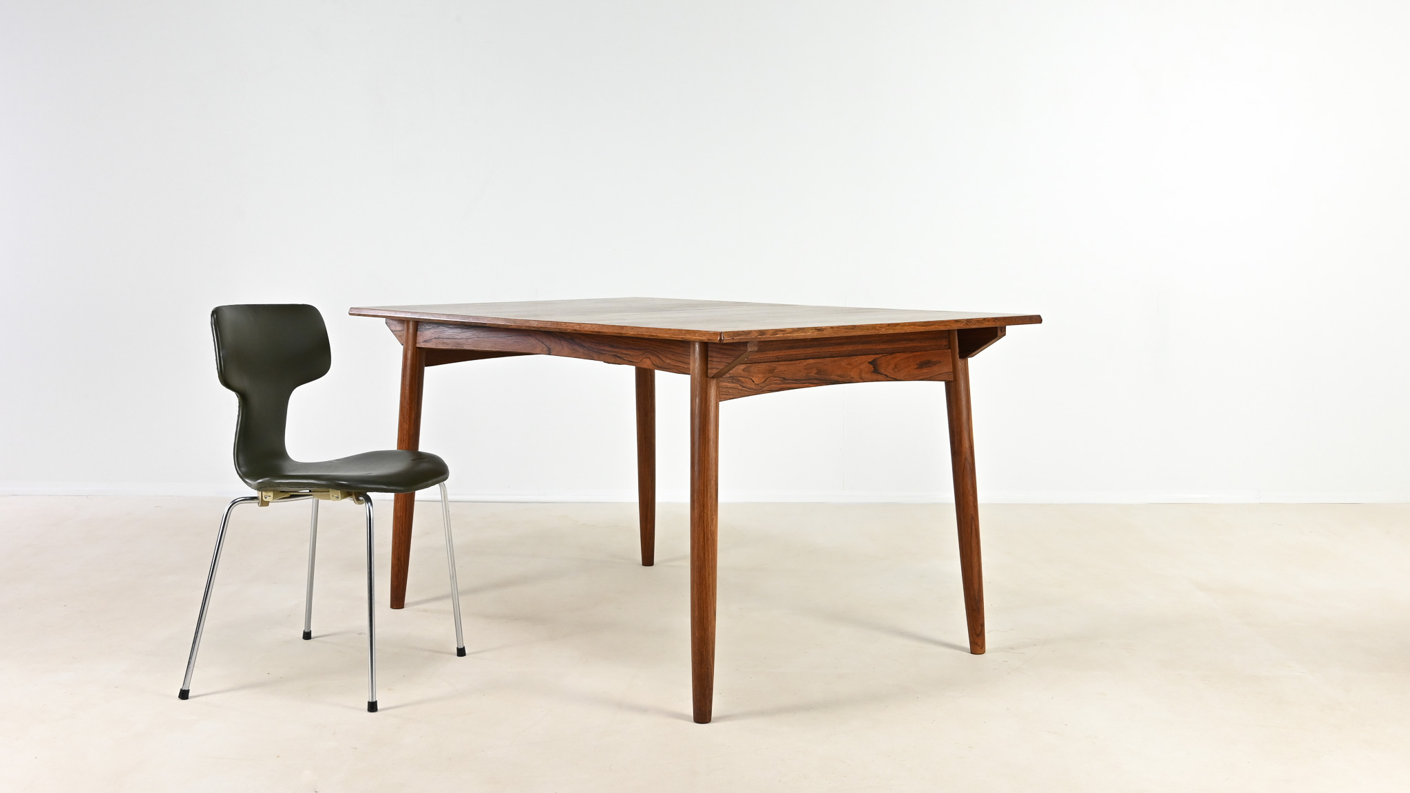 Danish design, Dining table in rosewood. C.1960