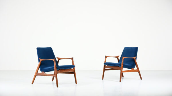 Arne Hovmand Olsen, pair of armchair, Model 240. Denmark, C.1960